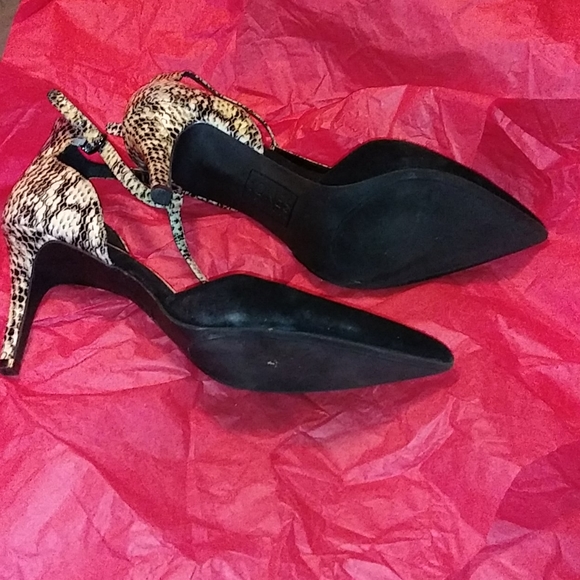 Ladies heels - Picture 2 of 4